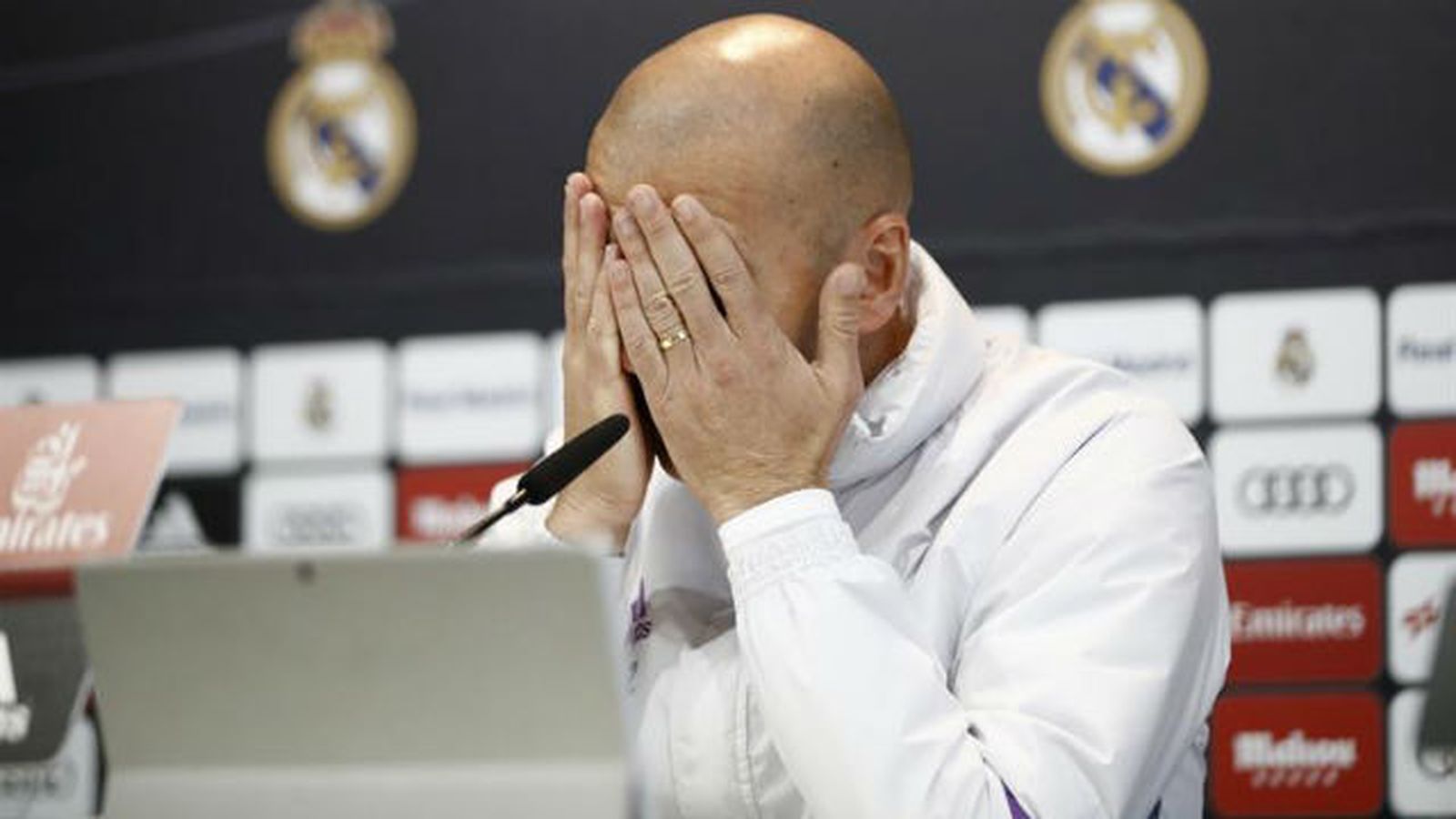 zidane2001_2.jpg