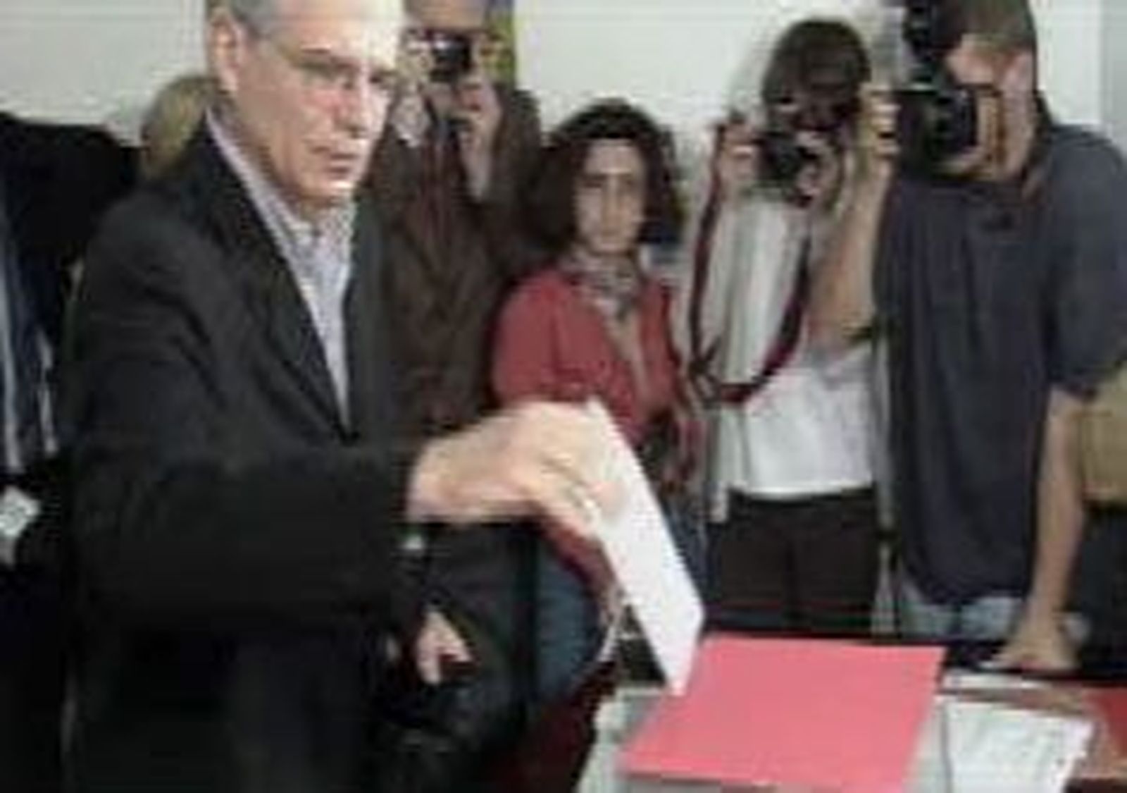 Congreso extraordinario o primarias, la duda del socialismo español