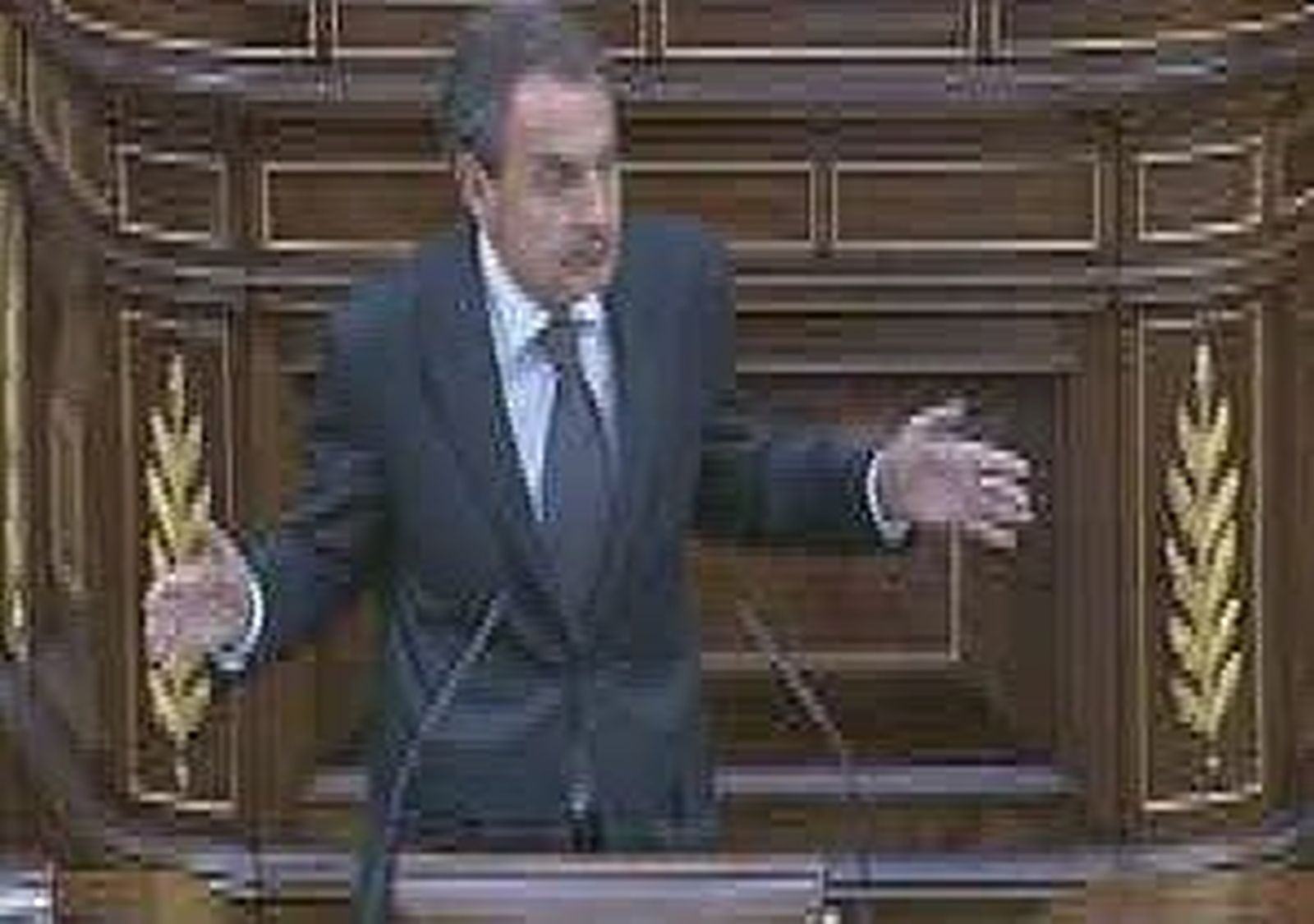 Zapatero pide a las Comunidades que cumplan su parte en la reducción del déficit