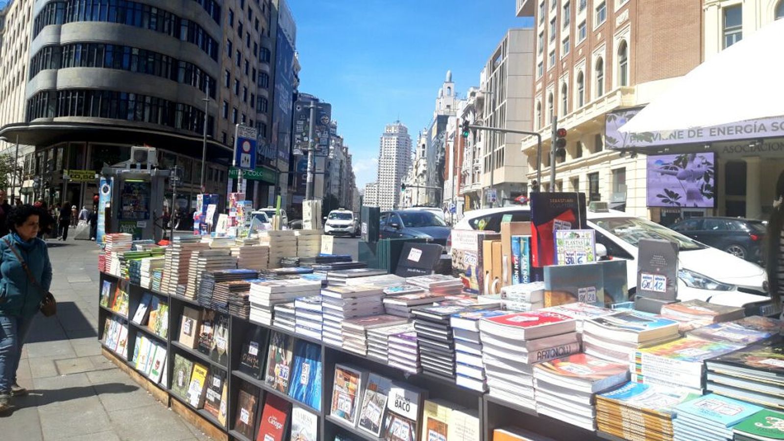 La literatura vuelve a la Gran Vía para celebrar el Día del Libro