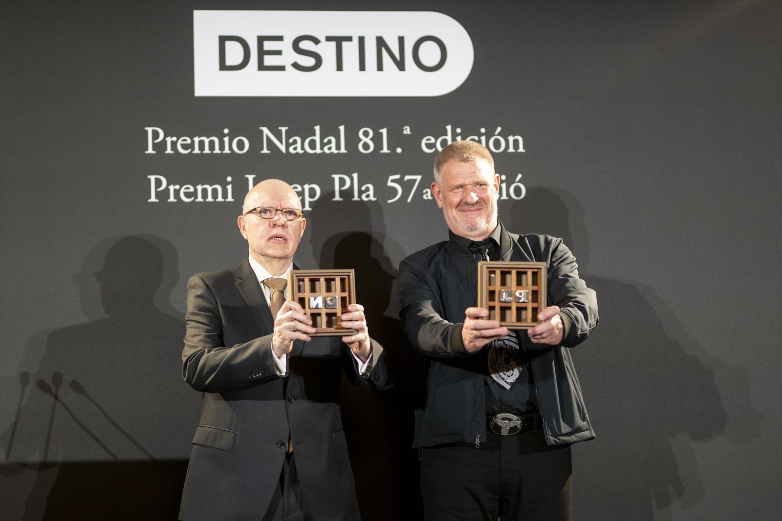 Jorge Fernández Díaz junto a David Bueno, reciben el 81 Premio Nadal de novela en español