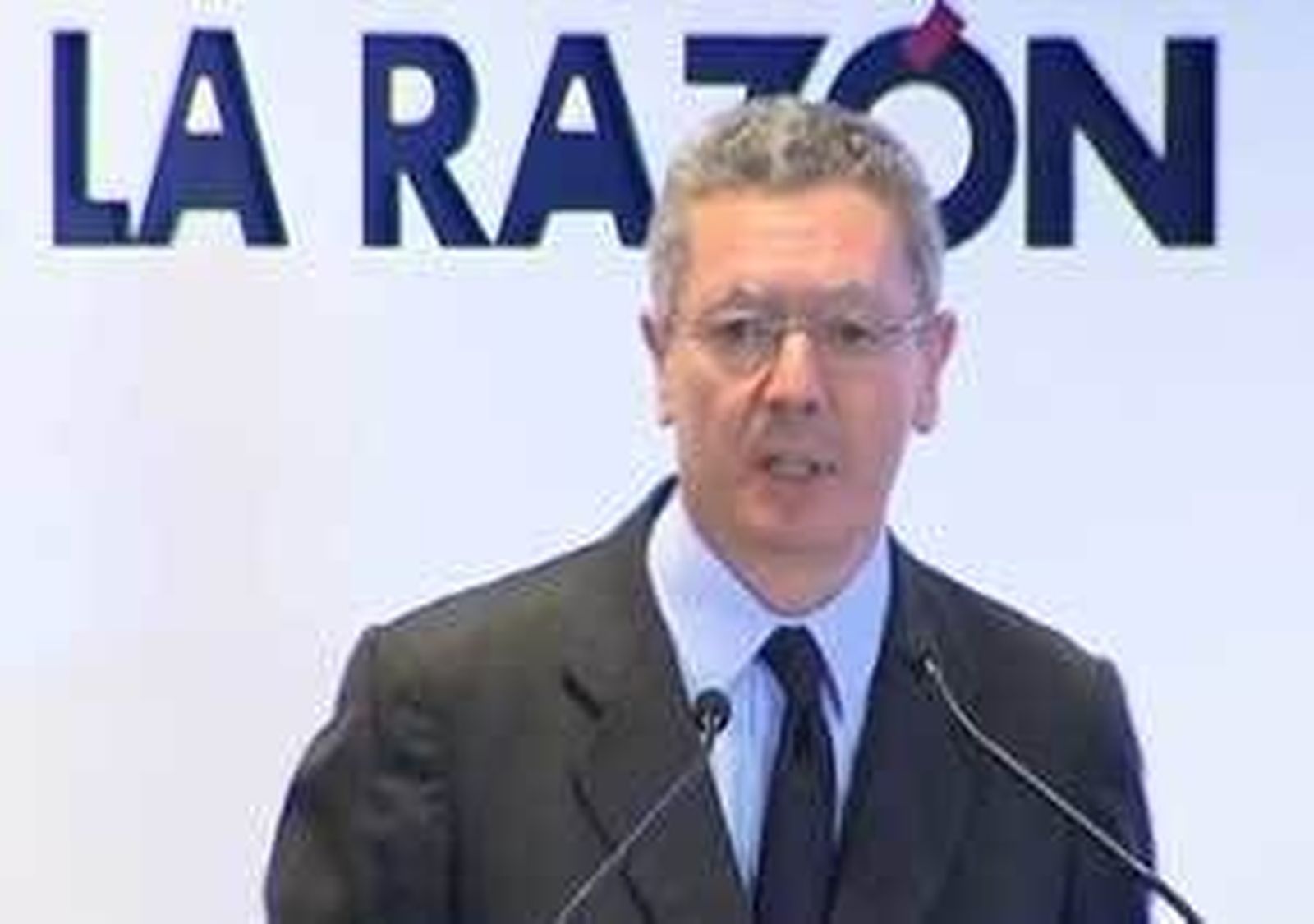 Gallardón anuncia una reforma del aborto para que sea "de indicaciones y no de plazos"