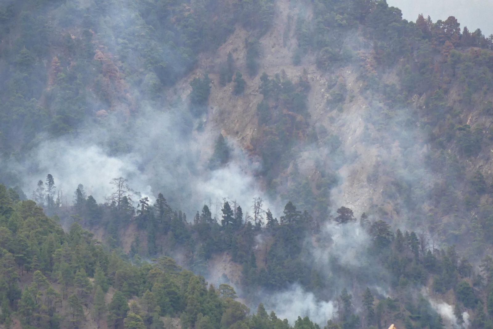 El incendio de La Palma está controlado pero no extinguido