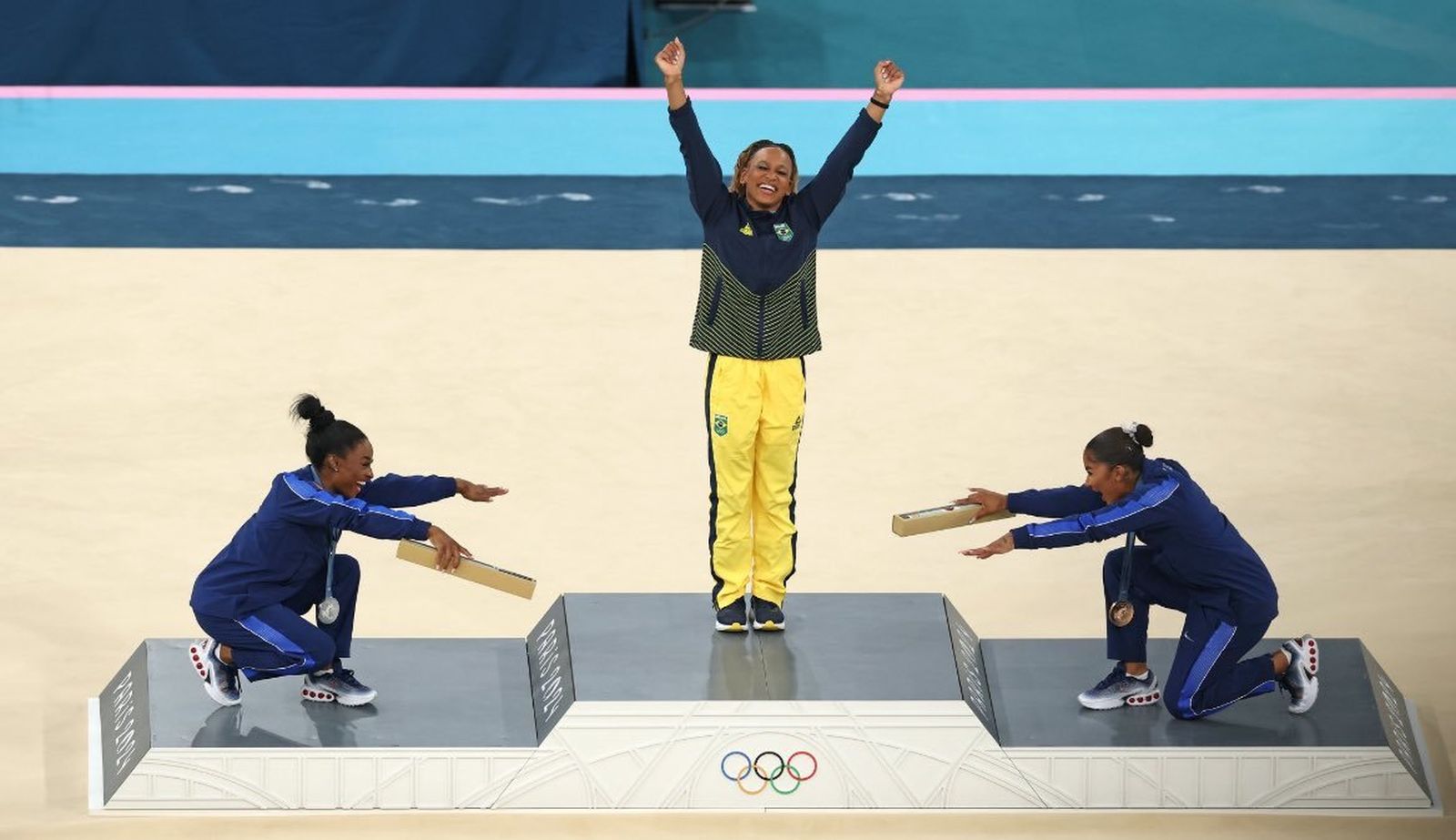 Simone Biles, Jordan Chiles y Rebeca Andrade