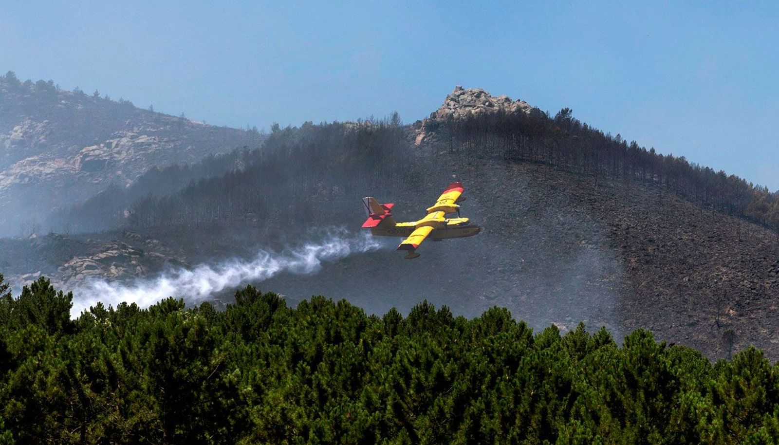 El fuego de Sotillo alcanza la Reserva Natural del Valle de Iruelas
