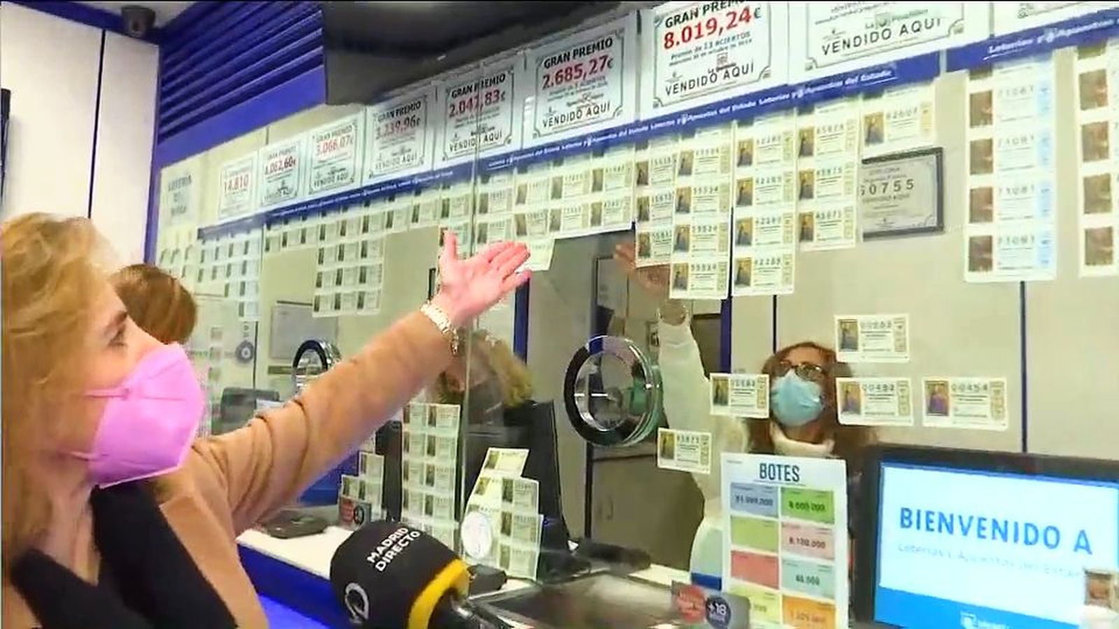 La Administración de Lotería Nº1 de Madrid echa el cierre con largas colas