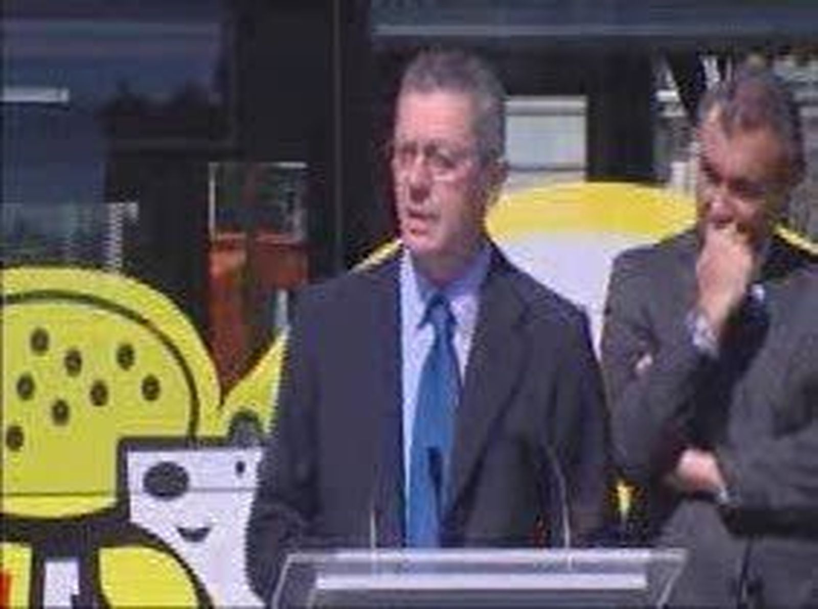 Gallardón presenta los 26 nuevos autobuses turísticos