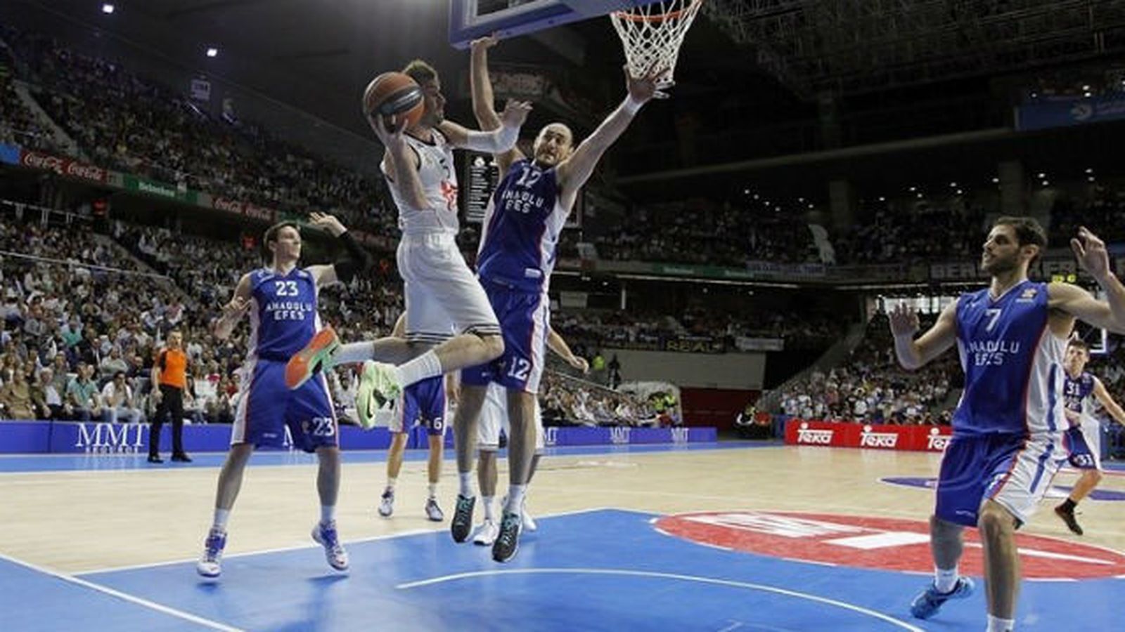Rudy Fernández ante Efes