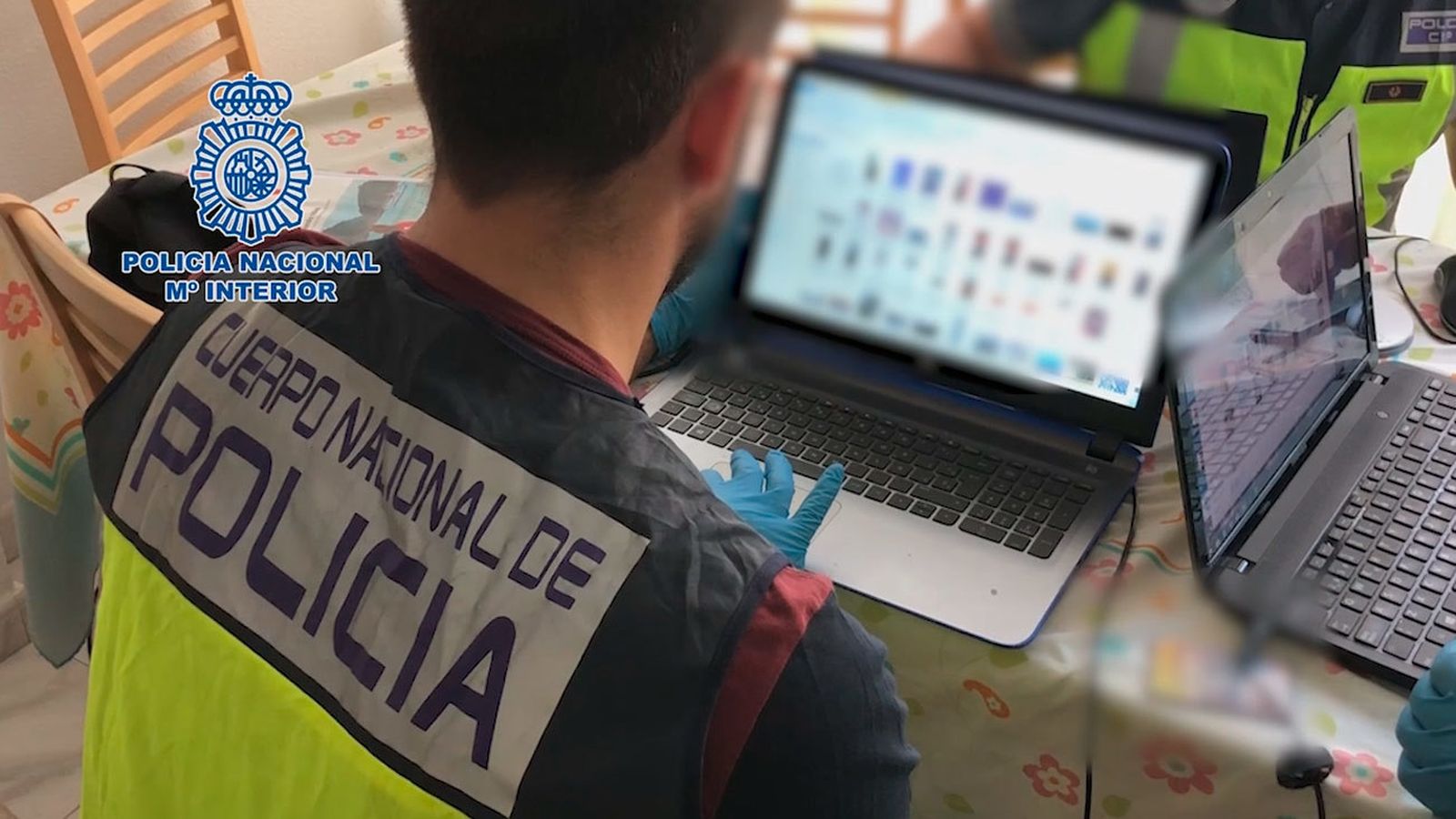 Detenidas 20 personas de una red que intercambiaba pornografía infantil