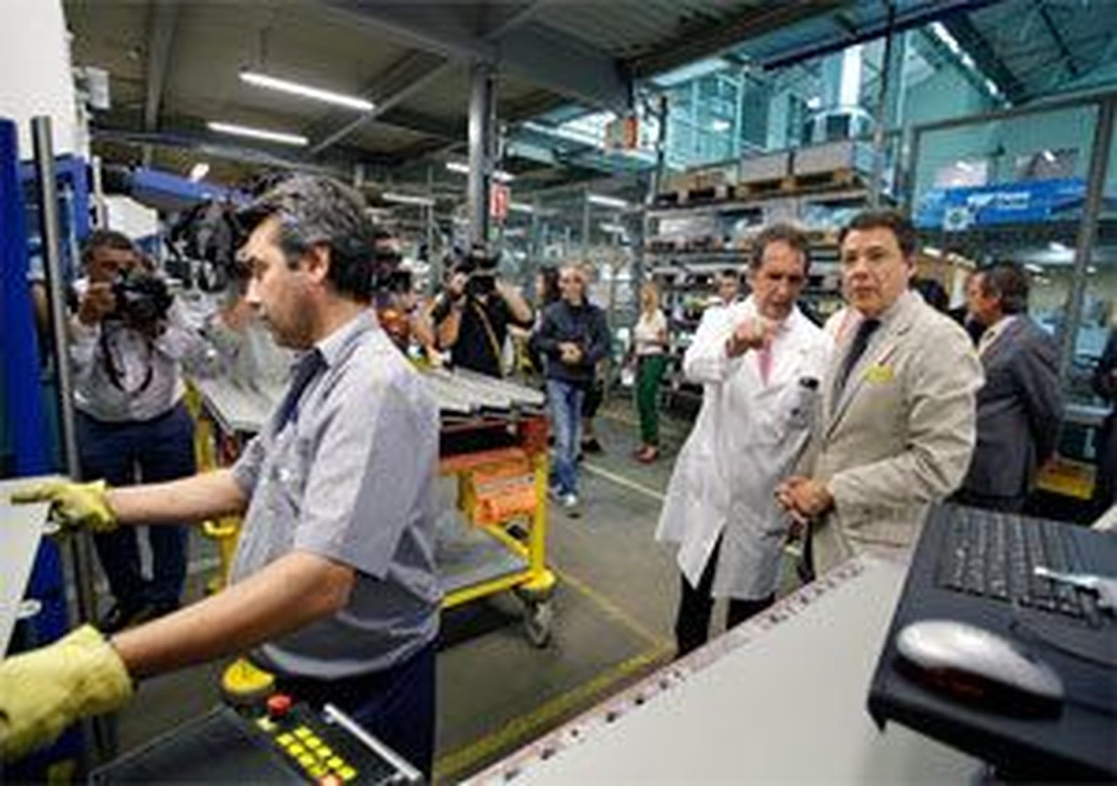 González anima a las empresas madrileñas a que "abran mercado" en el exterior