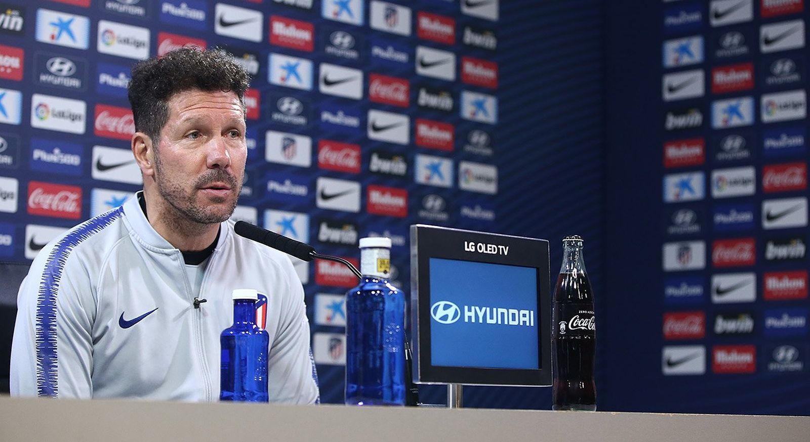 Simeone: "Olvidemos a los árbitros"