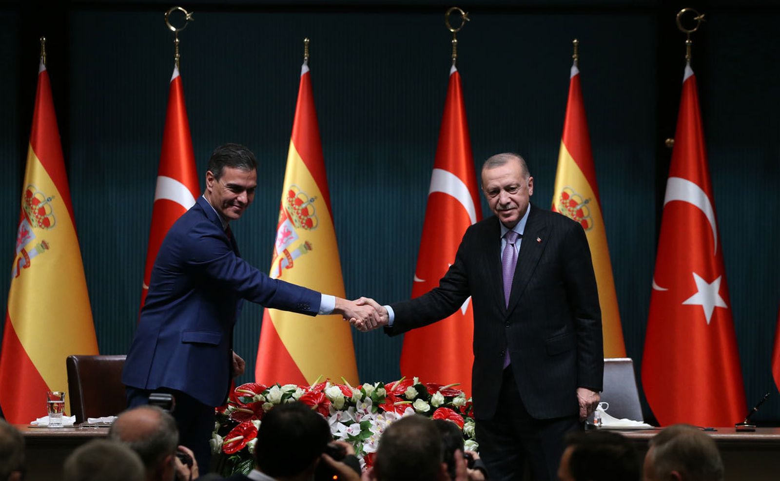 Erdogan traslada a Sánchez  que quiere fabricar un portaaviones más grande y un submarino con Navantia