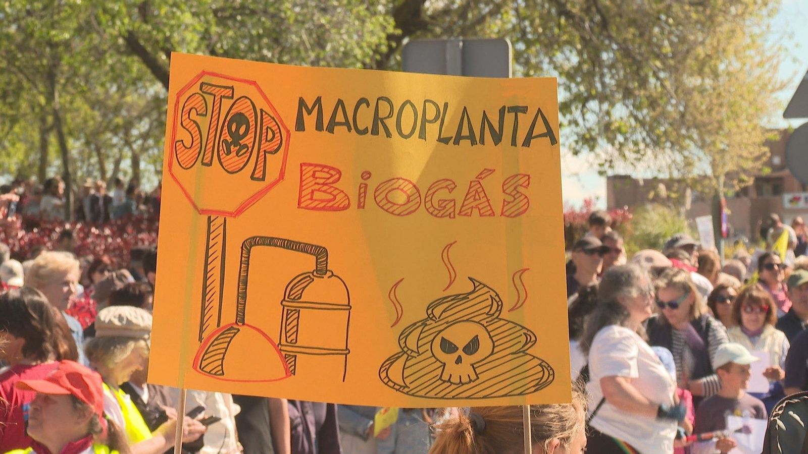 Vecinos de Colmenar Viejo y Tres Cantos se manifiestan contra la planta de biogás