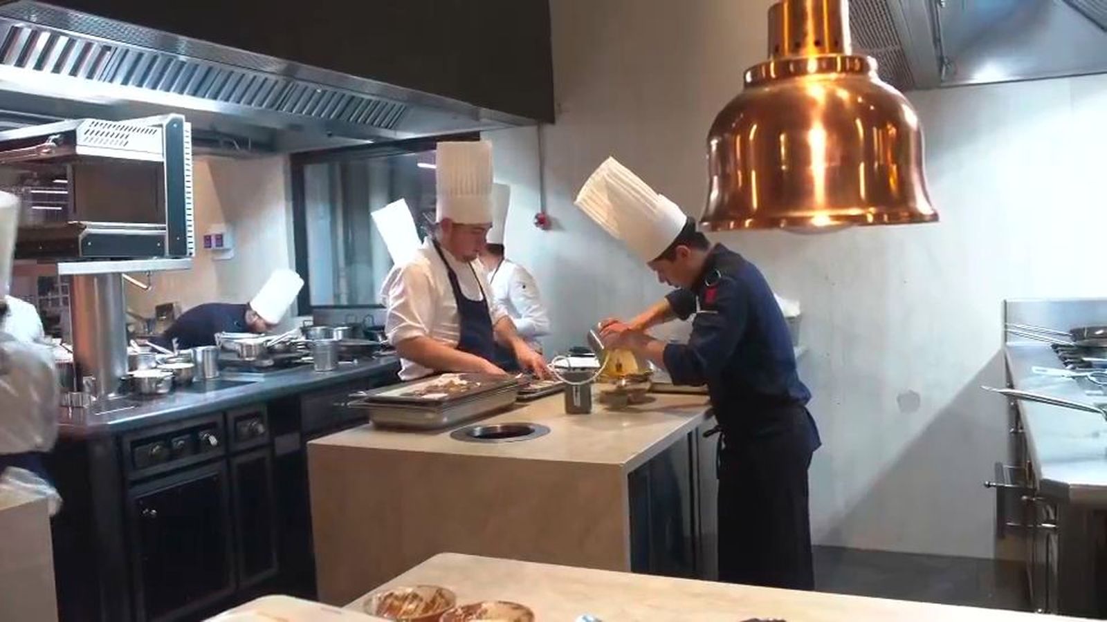 Faltan cocineros en la hostelería: este restaurante ofrece hasta 2.000 euros y aún no encuentra personal