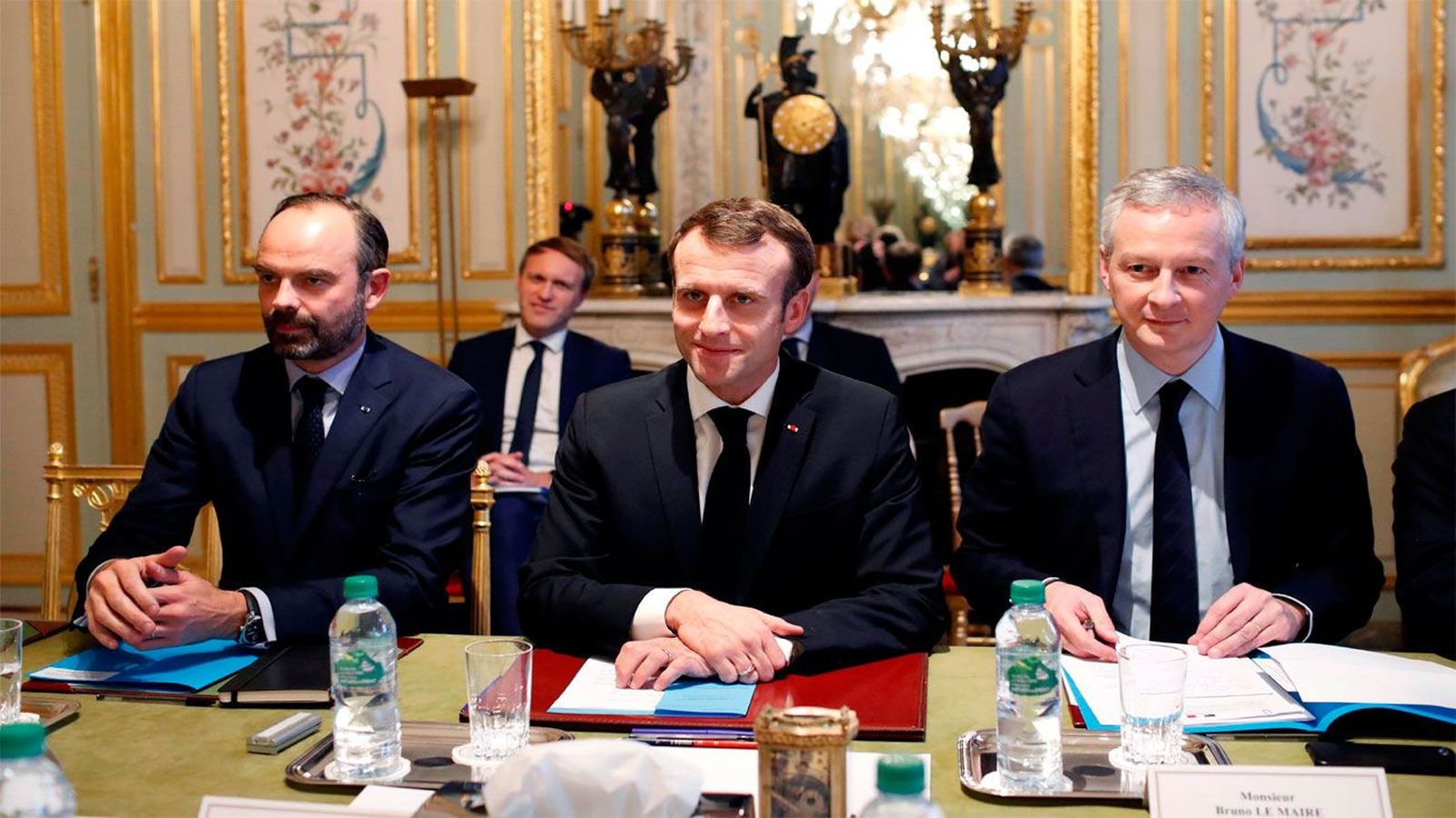 Macron decreta el "estado de emergencia económico y social" para desactivar a los "chalecos amarillos"