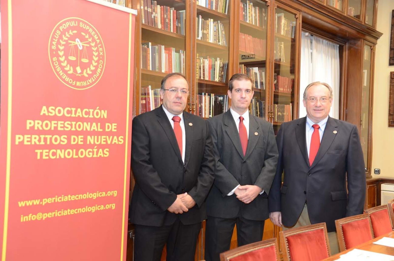 Directiva de la Asociación Profesional de Peritos de Nuevas Tecnologías (PETEC)