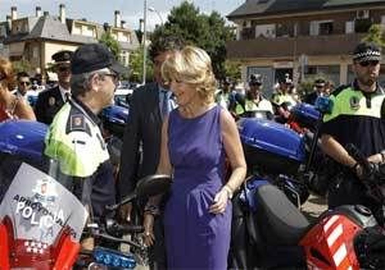 Aguirre y Plañiol hacen entrega de 116 nuevos vehiculos de las BESCAM a 33 municipios madrileños