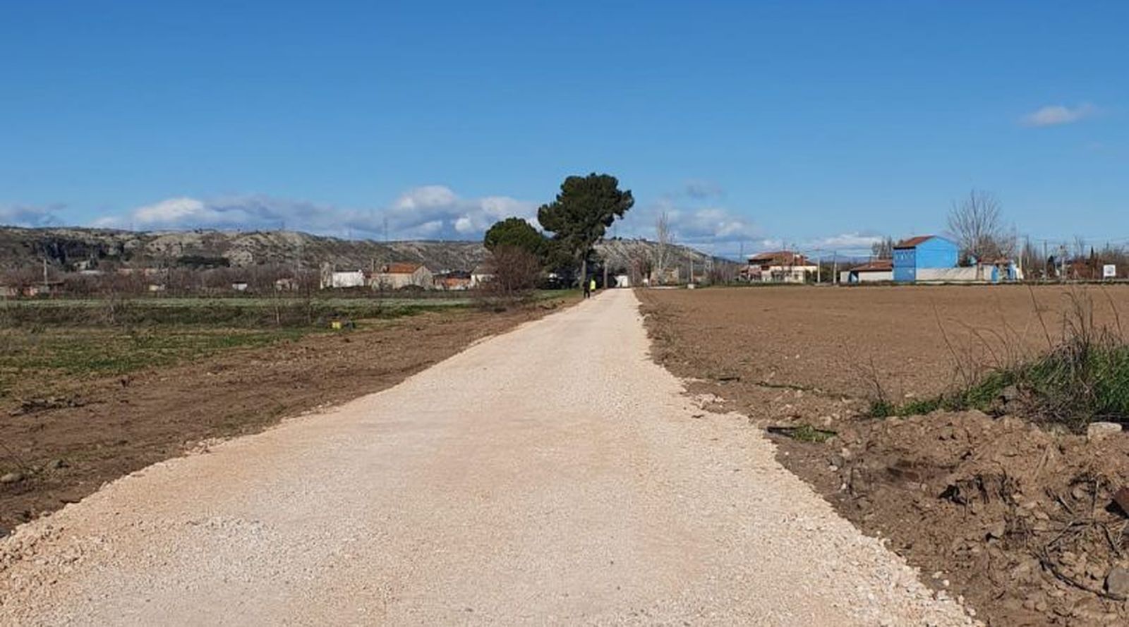 La antigua vía del Tren de la Azucarera convertida en camino. Tramo de Velilla de San Antonio