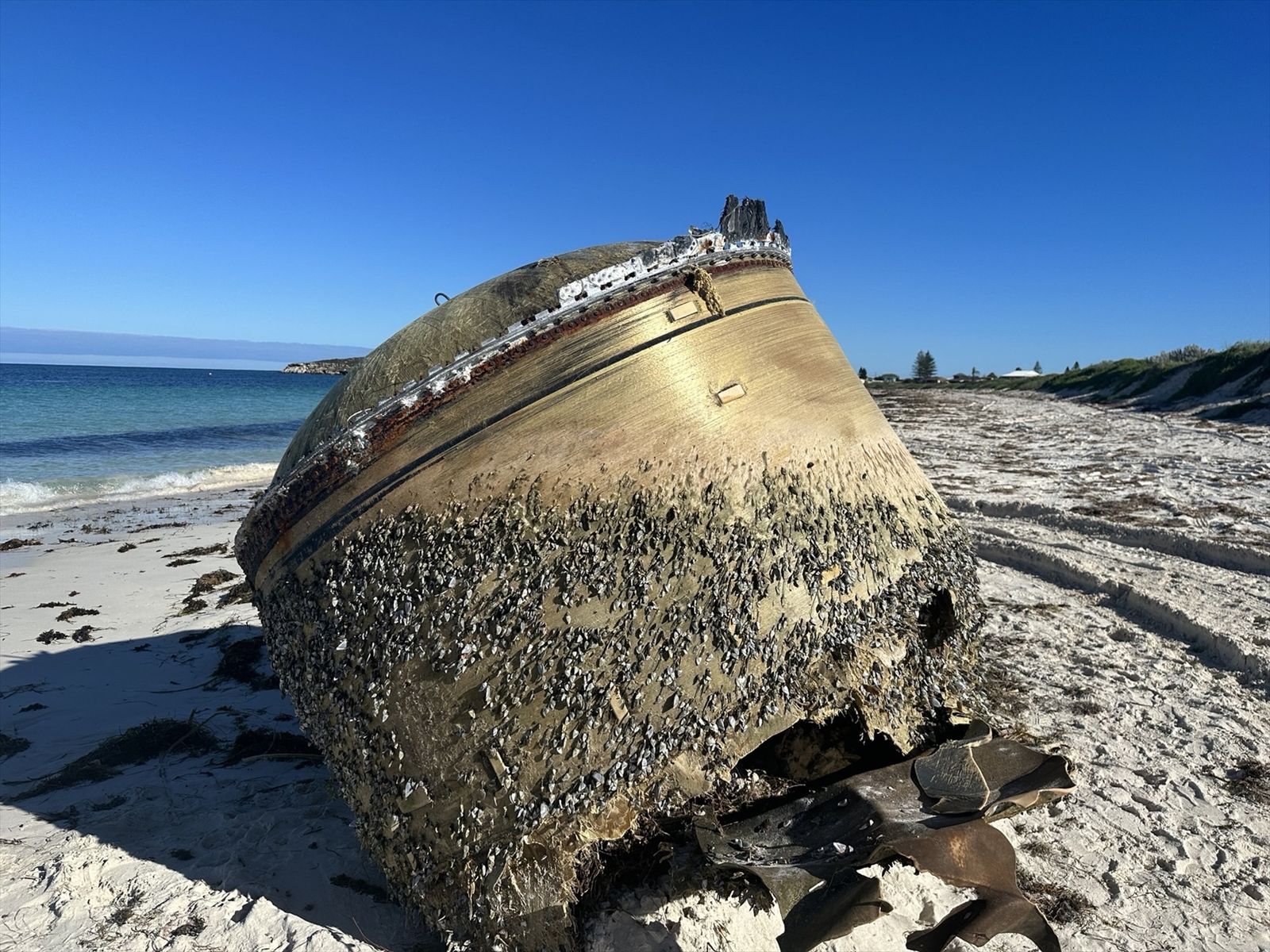 Misterioso objeto hallado en una playa de Australia