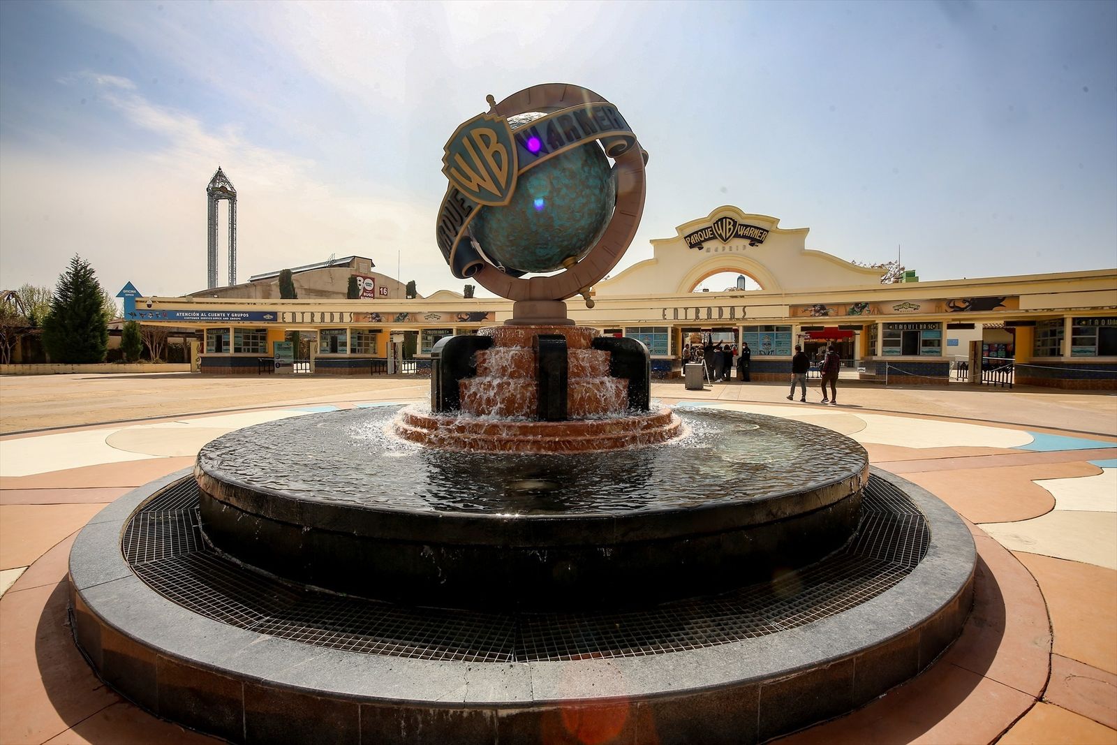 Parque Warner condena la presunta agresión a una pareja de mujeres homosexuales en sus instalaciones