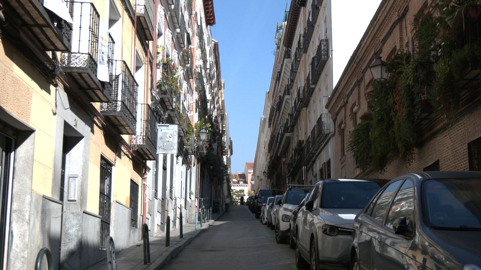 Los vecinos de Lavapiés se concentran contra los narcopisos y la degradación del barrio
