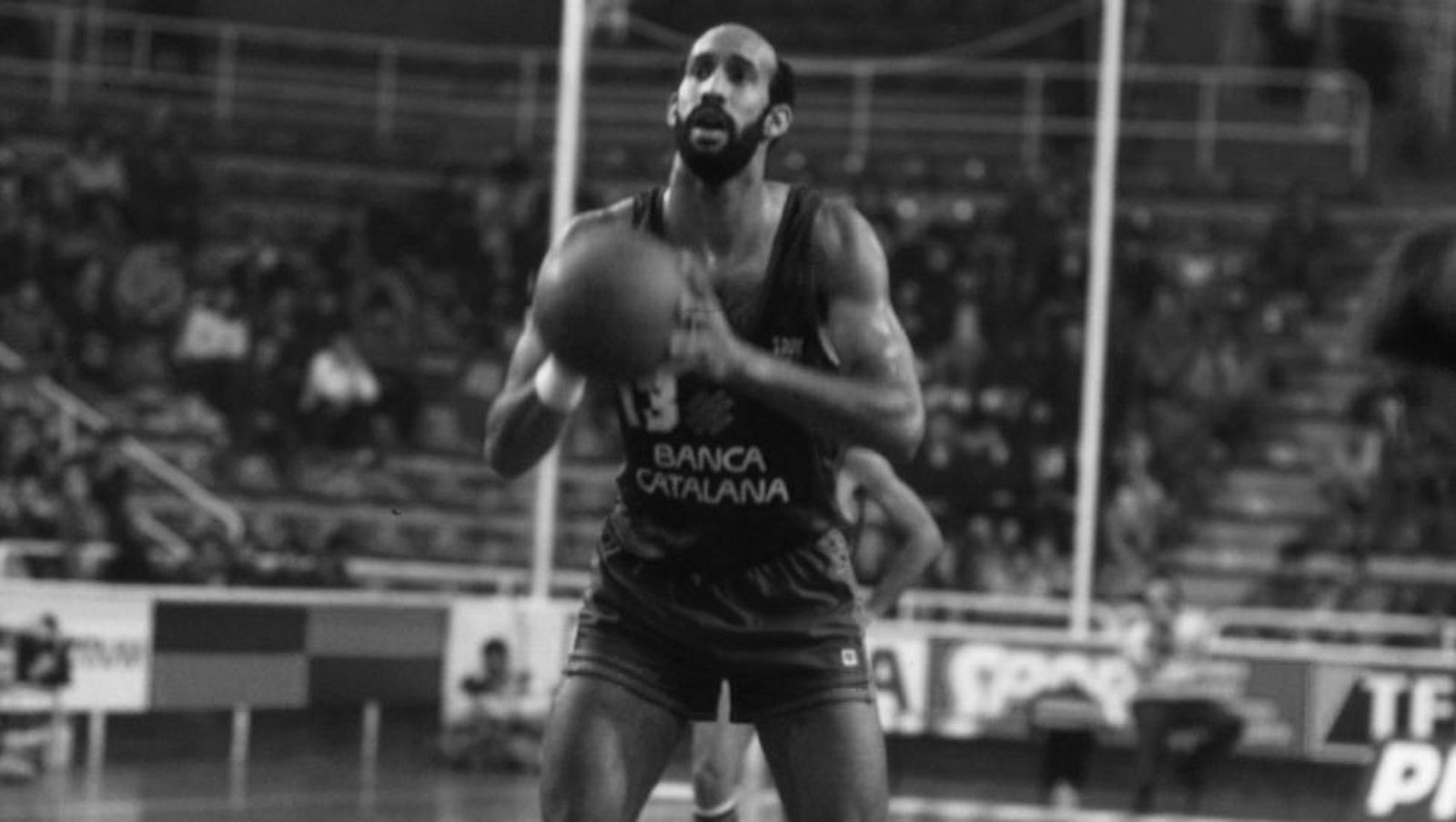 El expívot estadounidense Granville Waiters murió el 23 de marzo a los 60 años. Jugó una temporada defendiendo la camiseta del Barcelona, la 1988-89, en la que ganó la Liga ACB al lado de jugadores de la talla de Nacho Solozábal, Juan Antonio San Epifanio 'Epi' o Audie Norris.