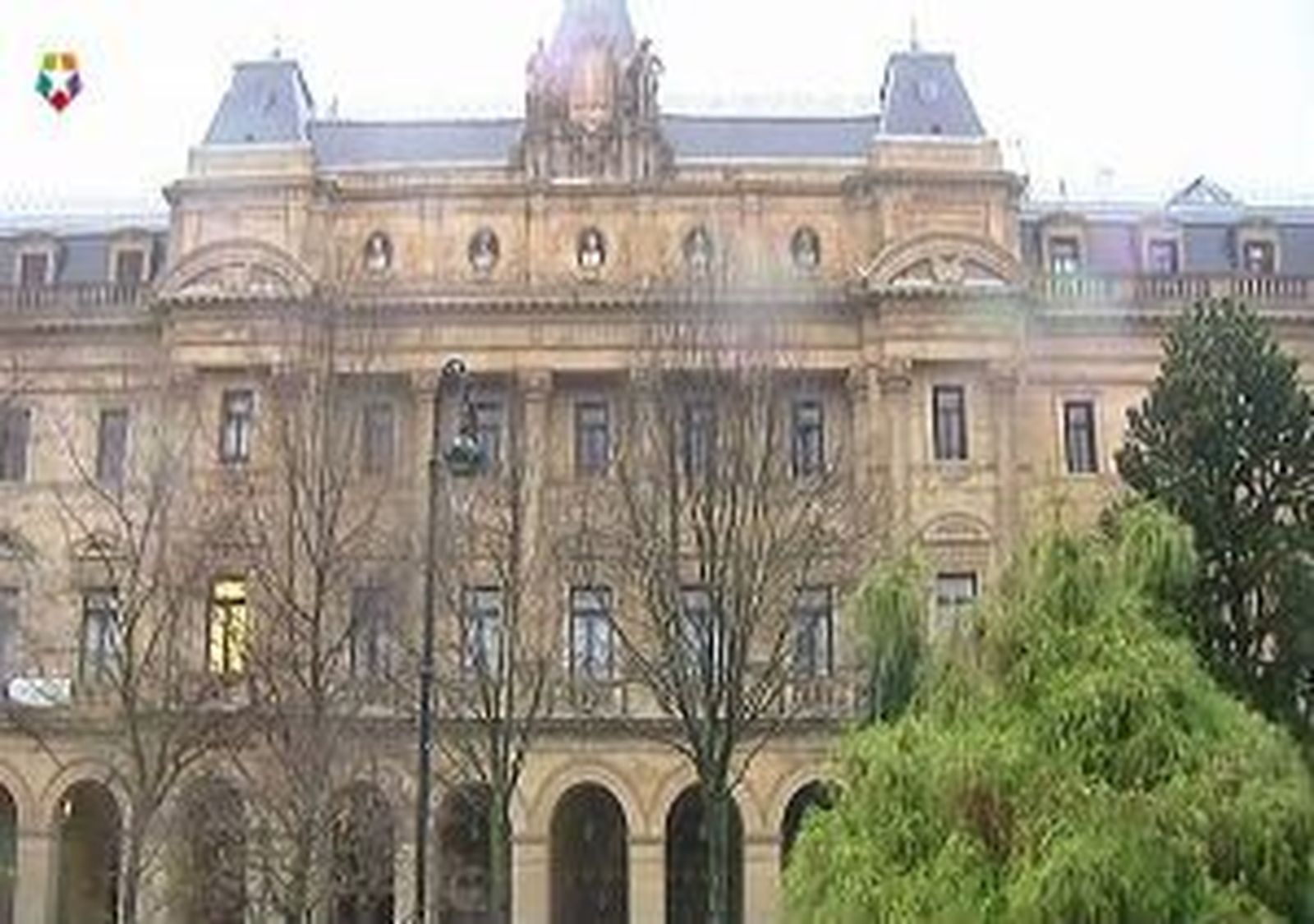 La bandera española sigue sin ondear en la Diputación de Guipúzcoa