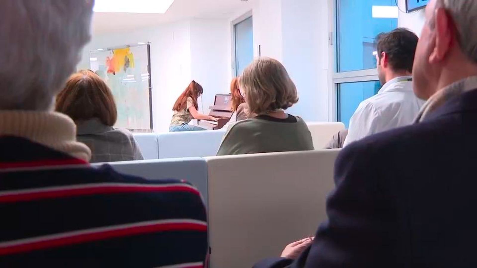 Concierto de piano en el Gregorio Marañón para pacientes oncológicos