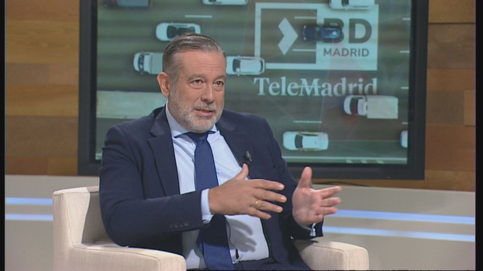 Enrique López reta al ministro Bolaños a citar el artículo que "obliga" a acercar a los presos de ETA