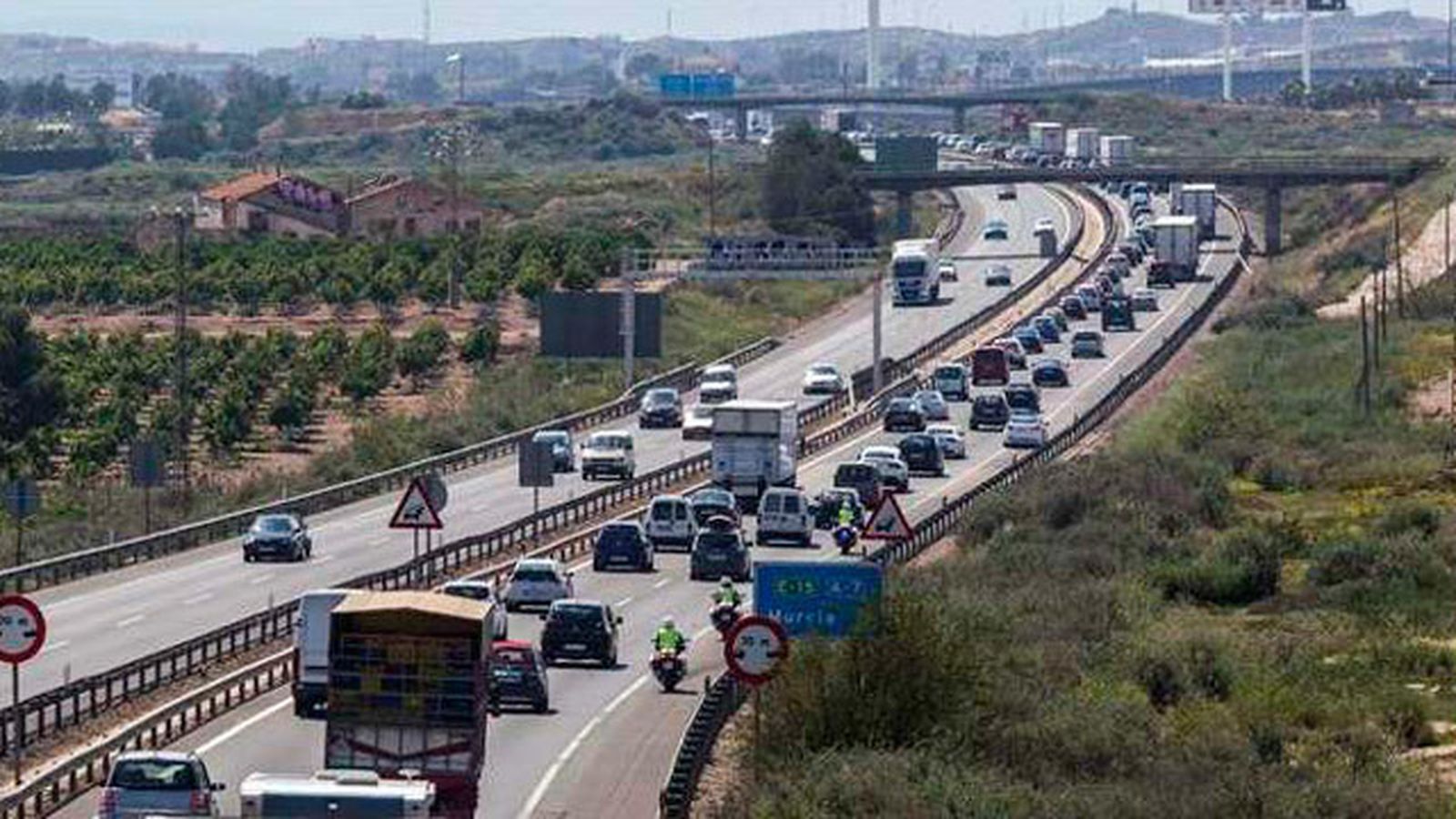 Retenciones en las salidas de las grandes ciudades al inicio del puente