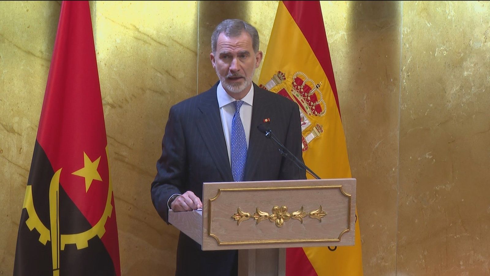 El Rey defiende desde Angola que el Parlamento debe trabajar por el bien común pese a las diferencias políticas