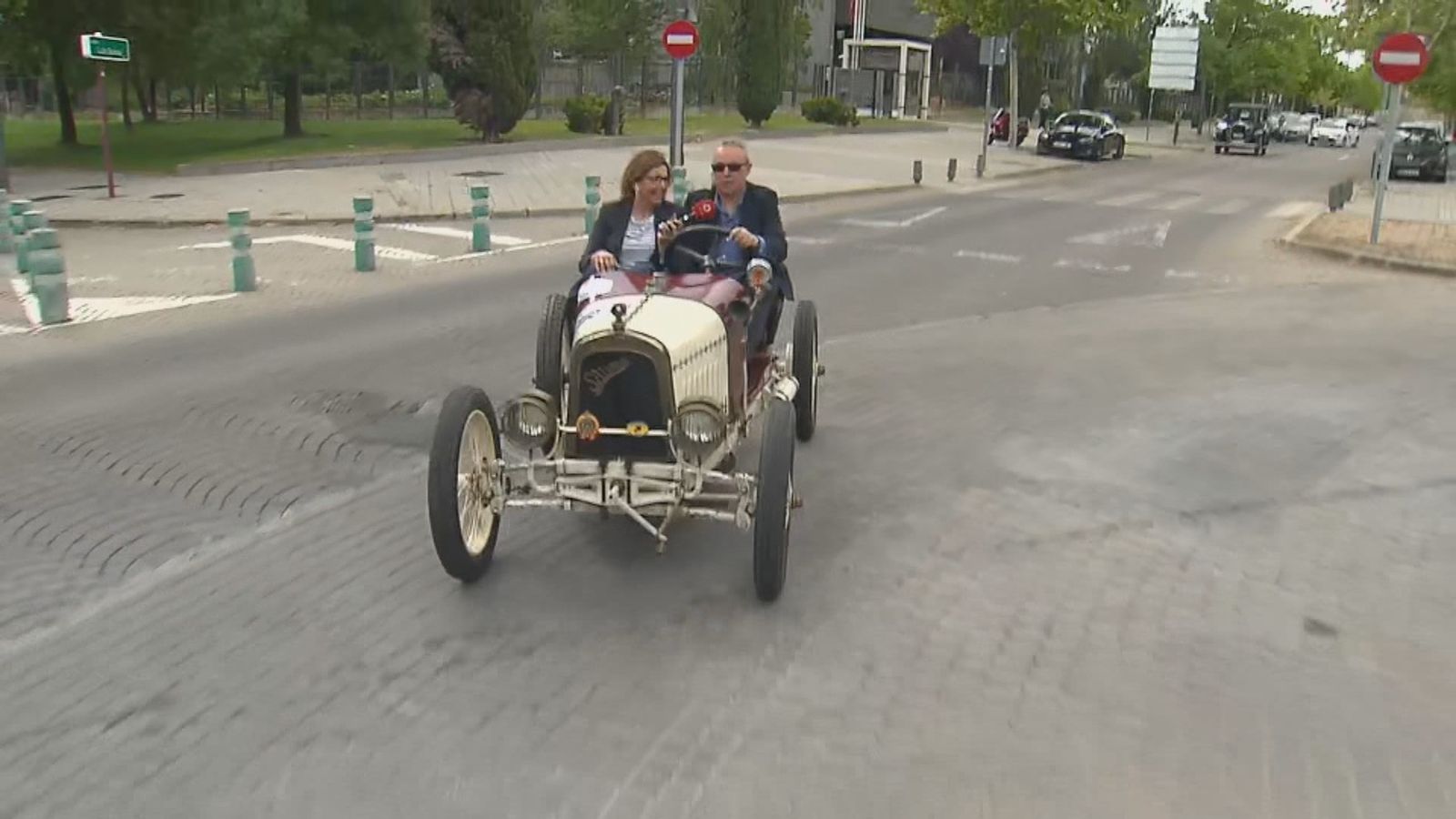 Exhibición de coches antiguos en Pozuelo