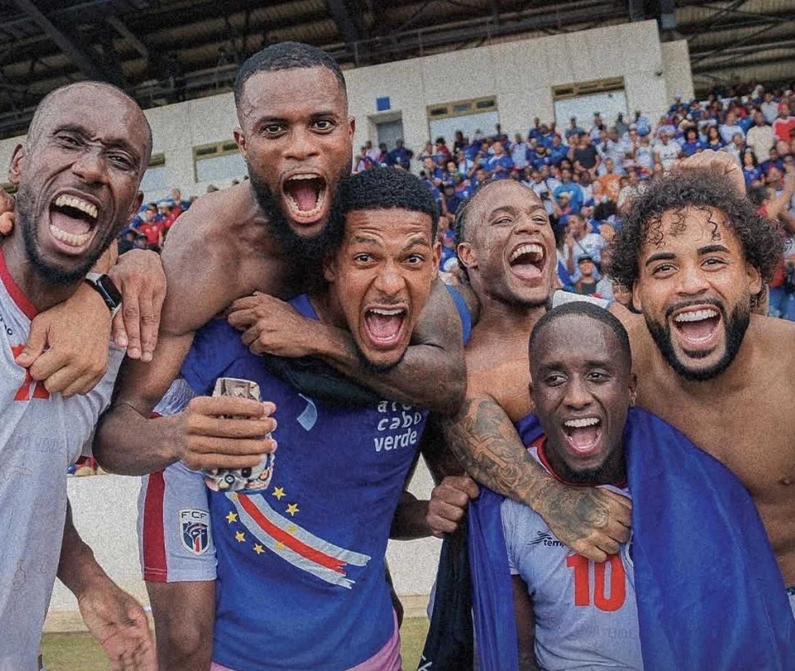 Jugadores de Cabo Verde celebran la clasificación