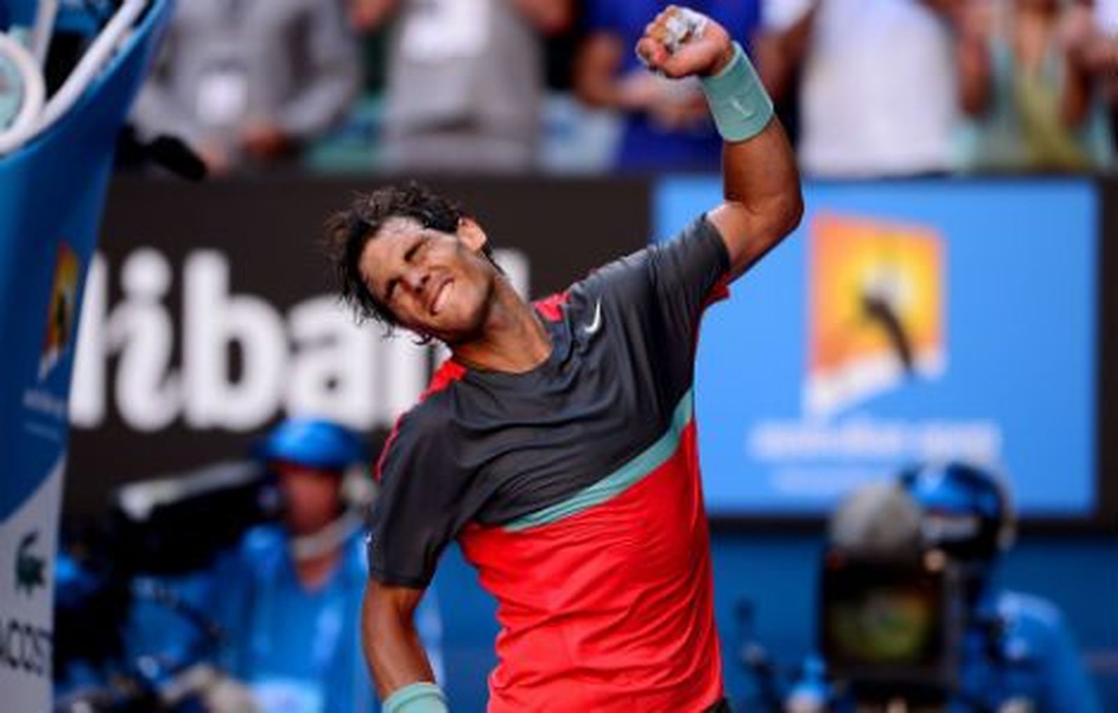Nadal arrolla a Federer y jugará la final del Open de Australia