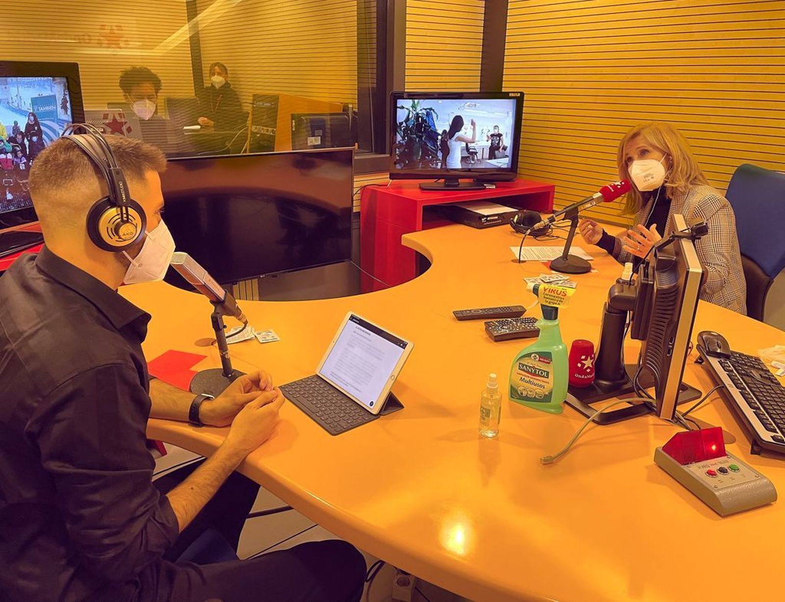 Nando Escribano, con Nieves Herrero, en Onda Madrid.