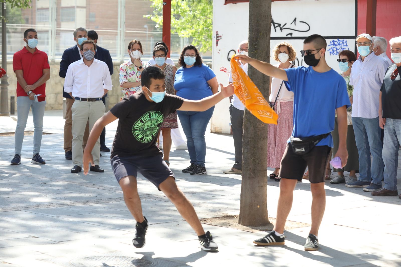Juegos en el campamento "Viva el verano" en Villaverde