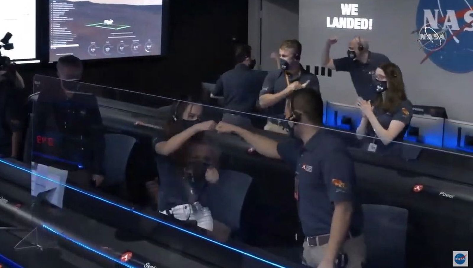 El control de la misión Mars 2020 celebra la llegada de la nave a Marte