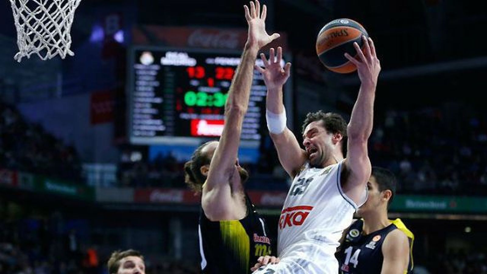 El Fenerbahçe, rival del Real Madrid en el playoff