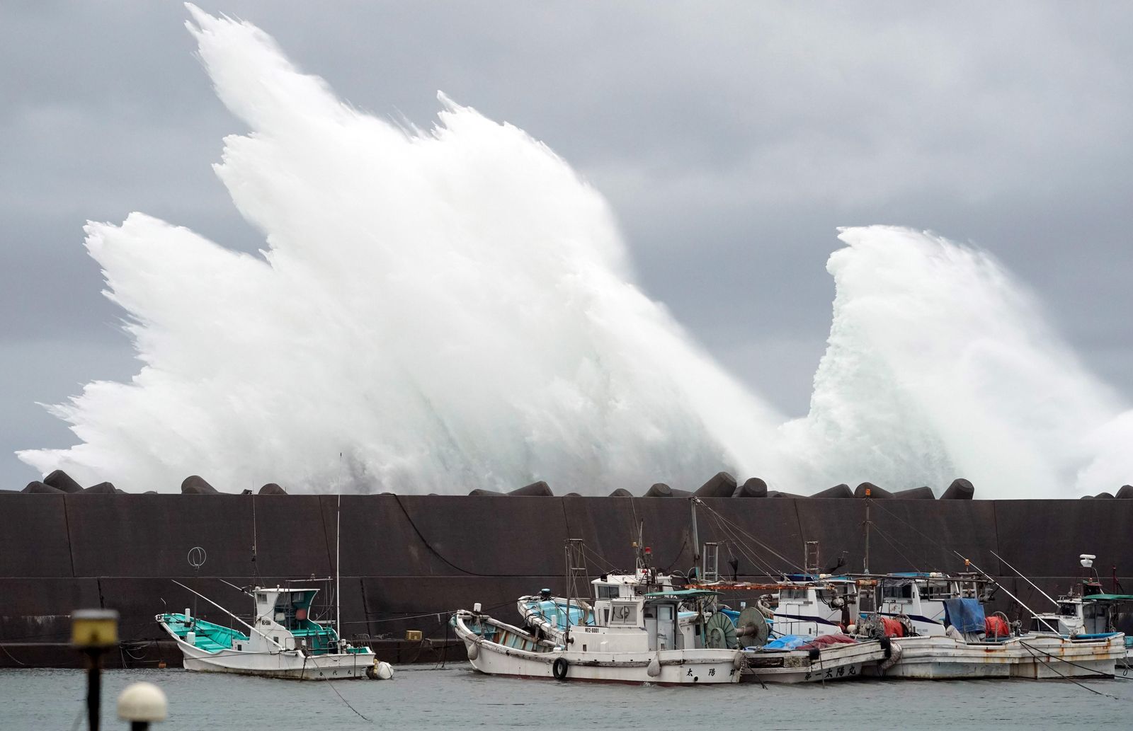 Japón se prepara para enfrentarse al peor tifón en 60 años