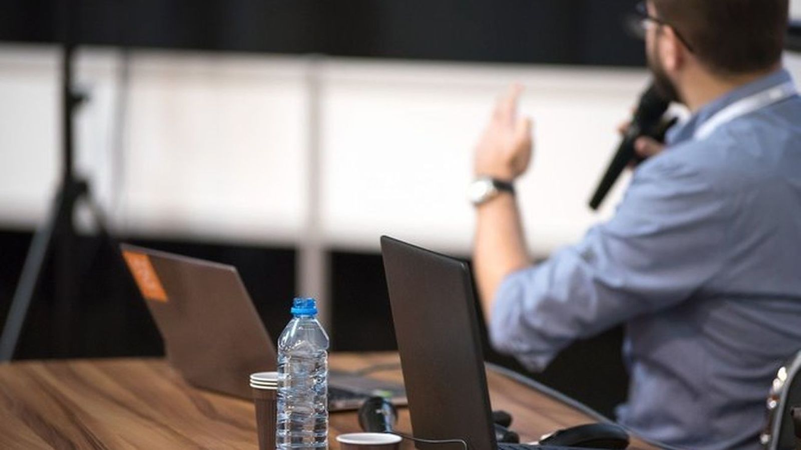 Formación y cuatro meses de contrato para desempleados de nueve distritos de Madrid