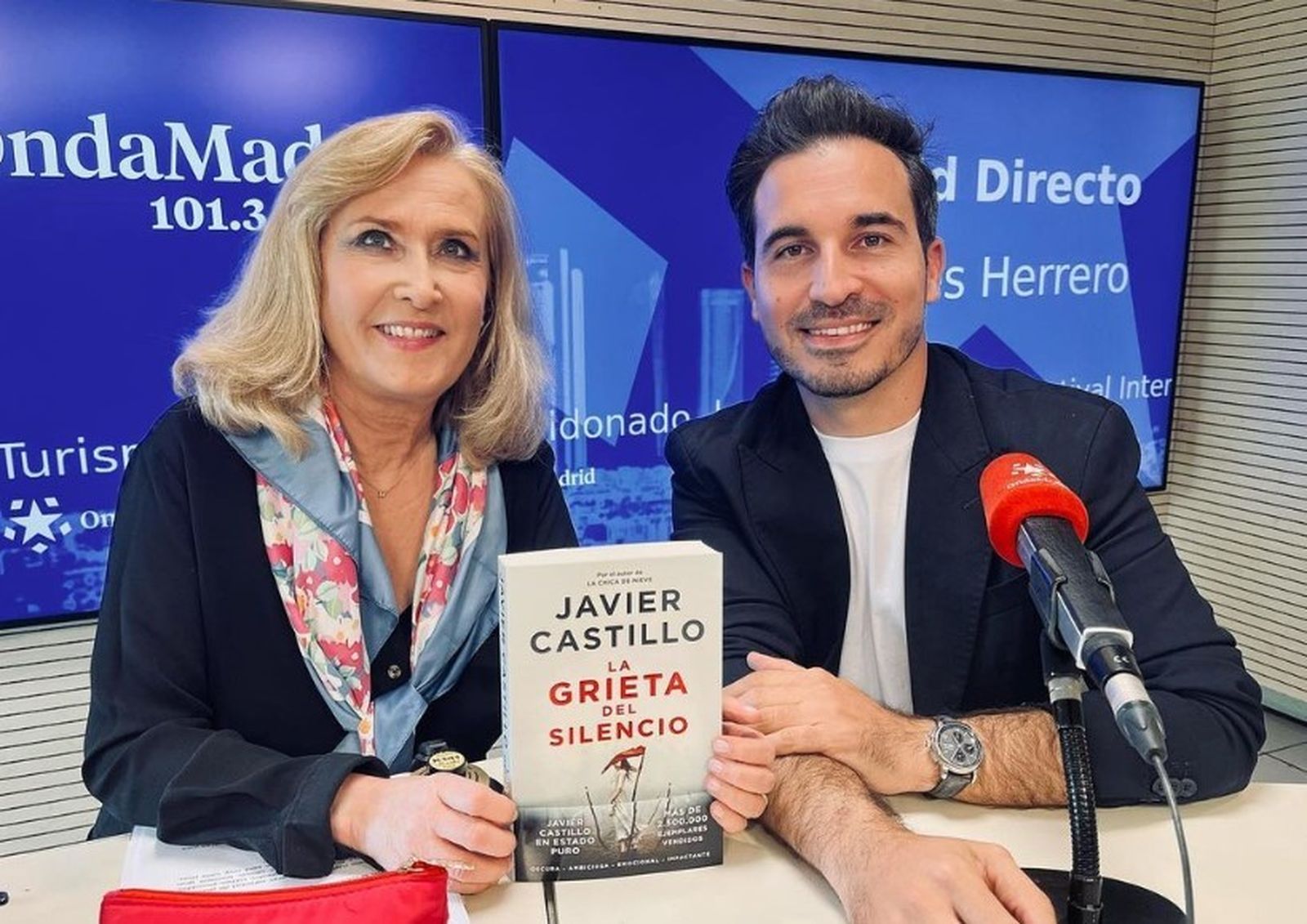 Javier Castillo: “Cuando me vi anunciado en Times Square estaba abrumado”