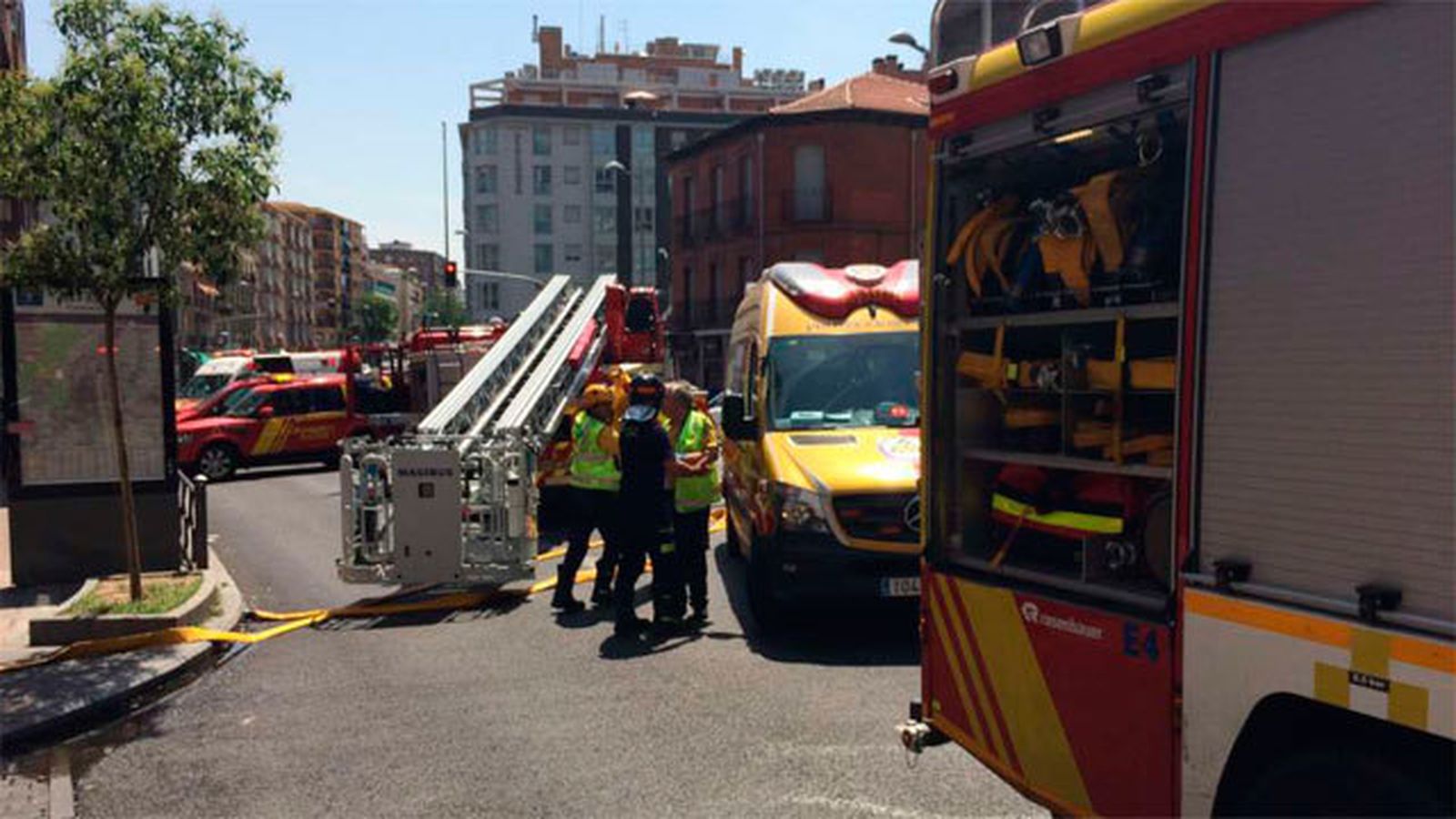 Bomberos y SAMUR