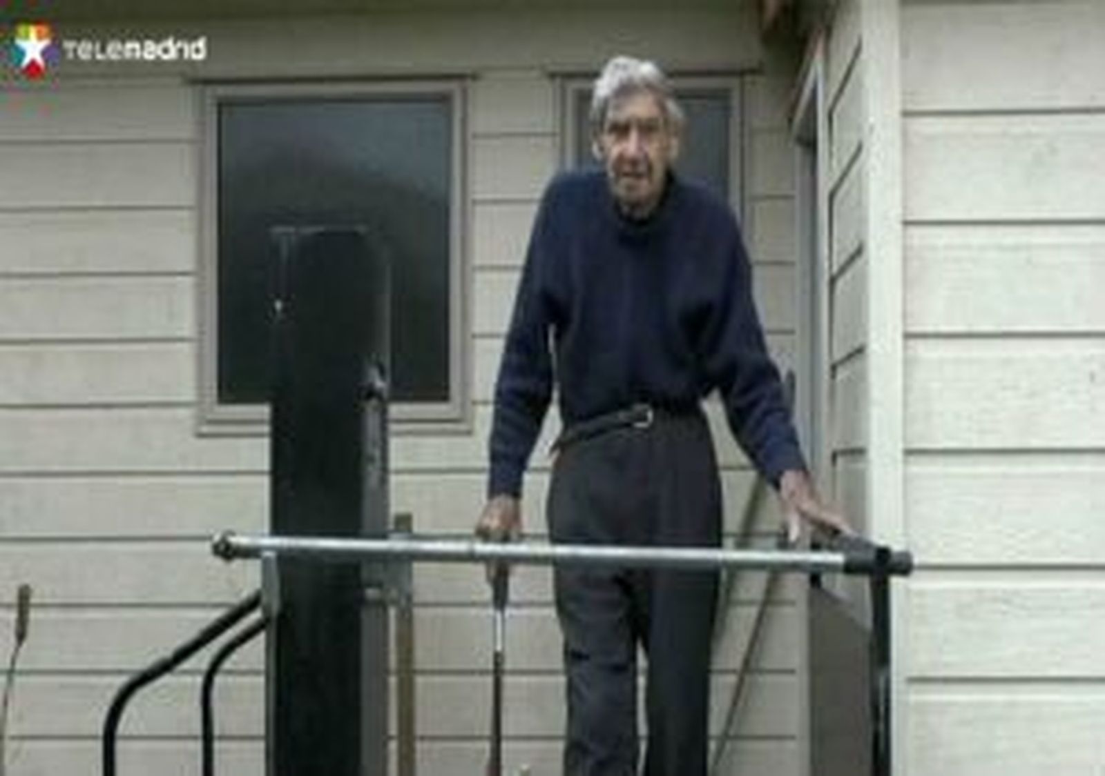 Con 105 años y todavía al volante
