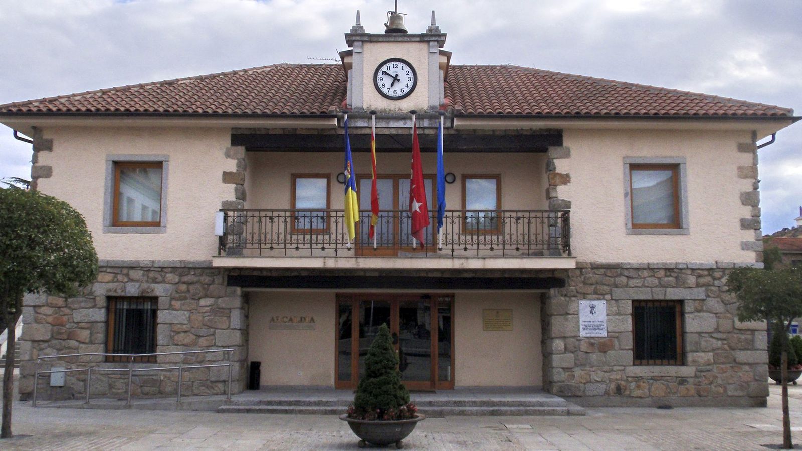 Dimite el edil del PP que intentó chantajear a la alcaldesa de Torrelodones