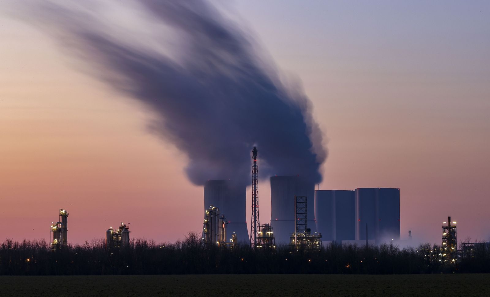 El calor multiplica la dependencia del gas y la electricidad se encarece hasta niveles históricos