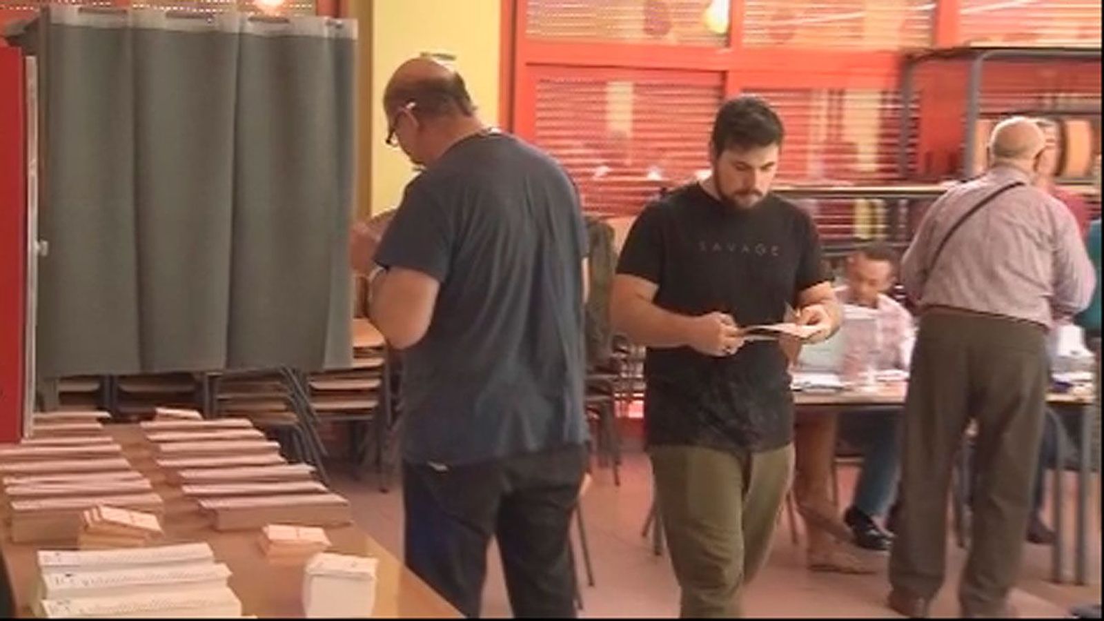 La participación en las municipales de Madrid se sitúa en el 35,09% a las 14 horas, inferior a la de 2015