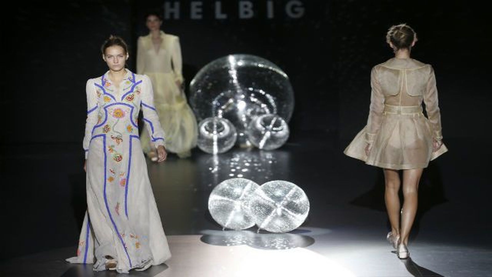 Artesanía y elegancia en el ecuador de la Mercedes Benz Fashion Week