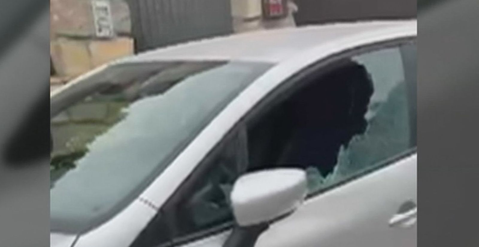 Los vándalos que rompieron las lunas de los coches en Torrelodones son chicos del barrio