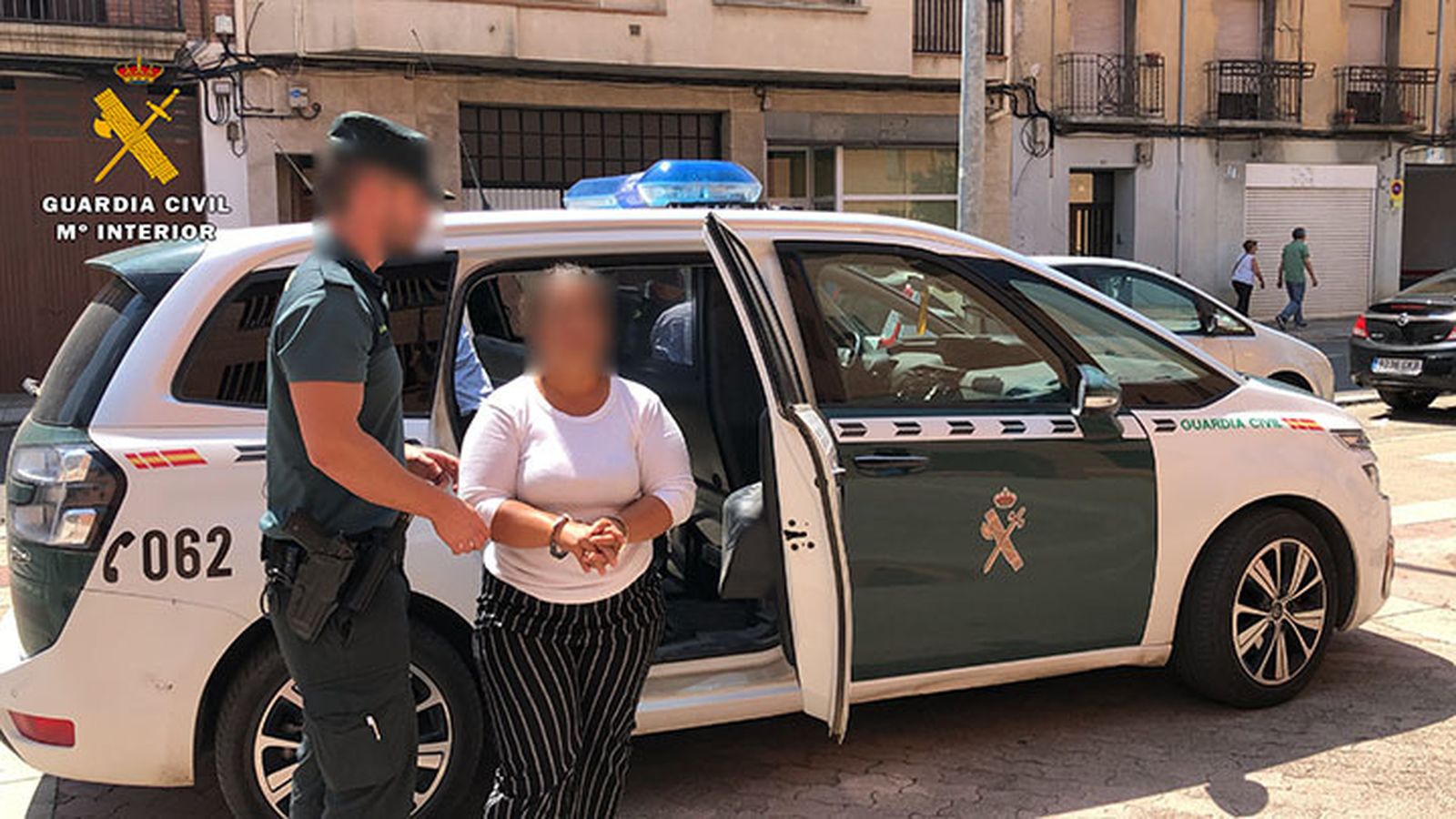 Un mujer detenida en la operación policial