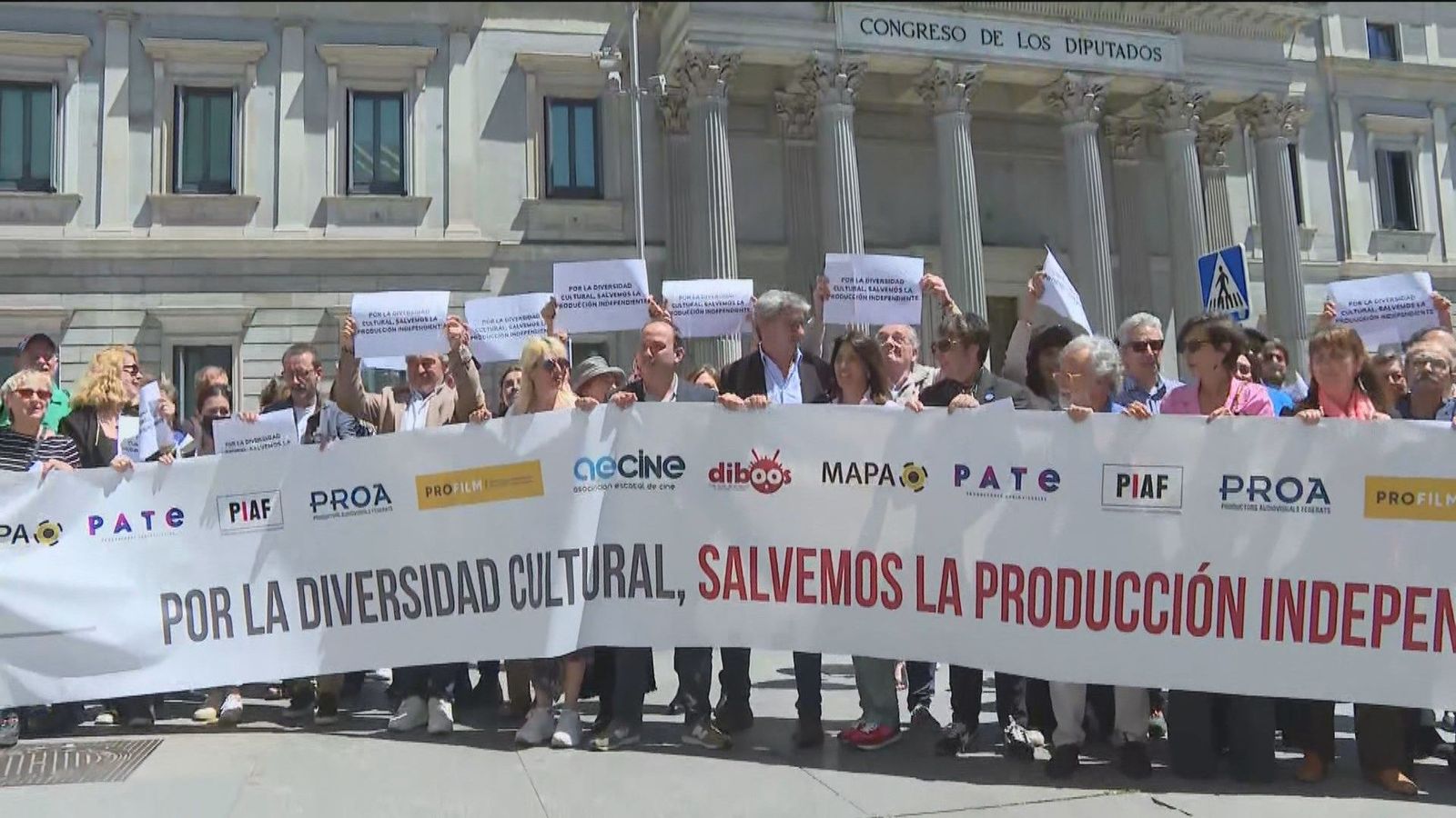 La abstención del PP permite aprobar la Ley Audiovisual con la definición de productor independiente del PSOE